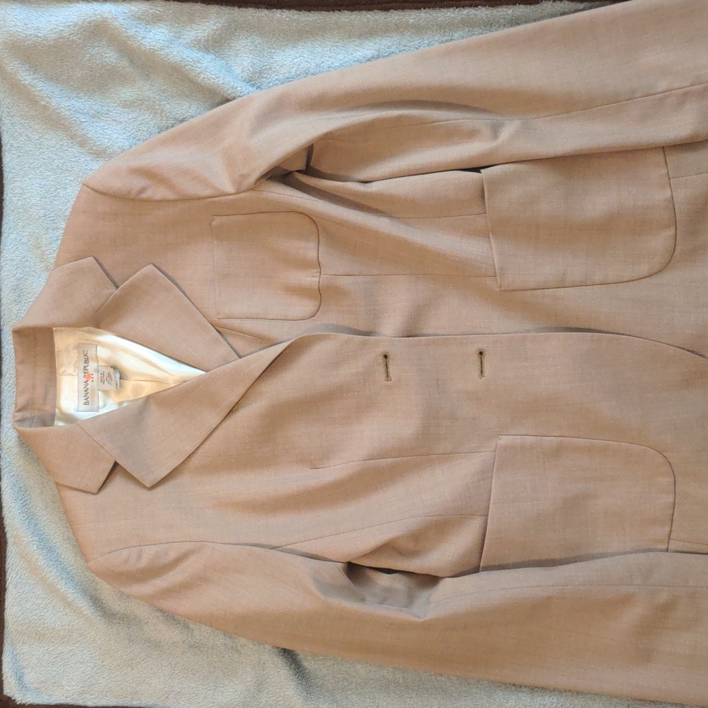 Banana republic skirt suit size 4